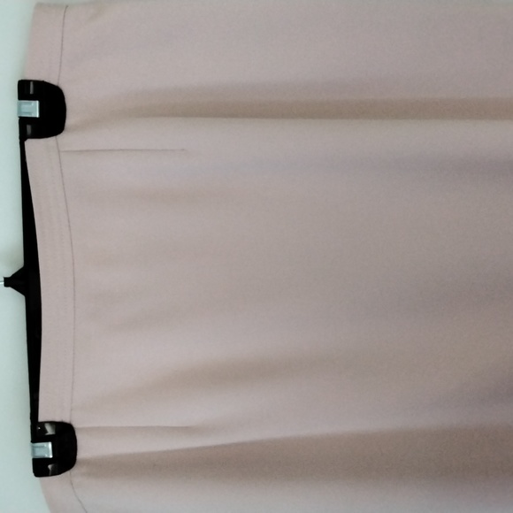 Ladies 2 piece skirt suit - Picture 4 of 12